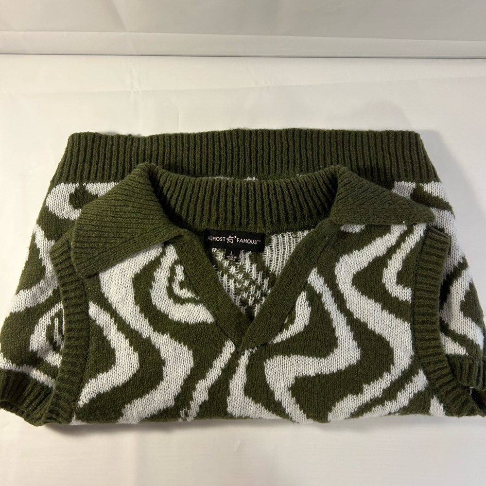 Almost Famous, Green Sweater Vest w/ Collar